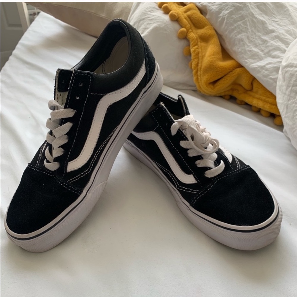 Black old school vans size 7.5